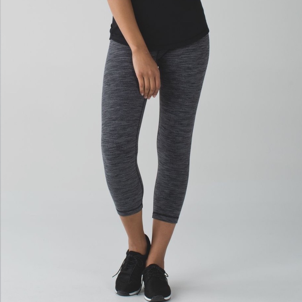 Lululemon Wunder Under Crop ll Size 4